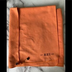 REI pack towel